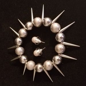 ❗5 For $2️⃣5️⃣ Bundle Sale❗️ Gothic Punk Spikes Bracelet and Earrings Set